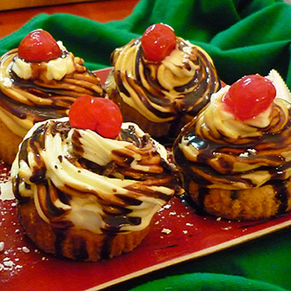 CHOCOLATE SUNDAE CUPCAKES